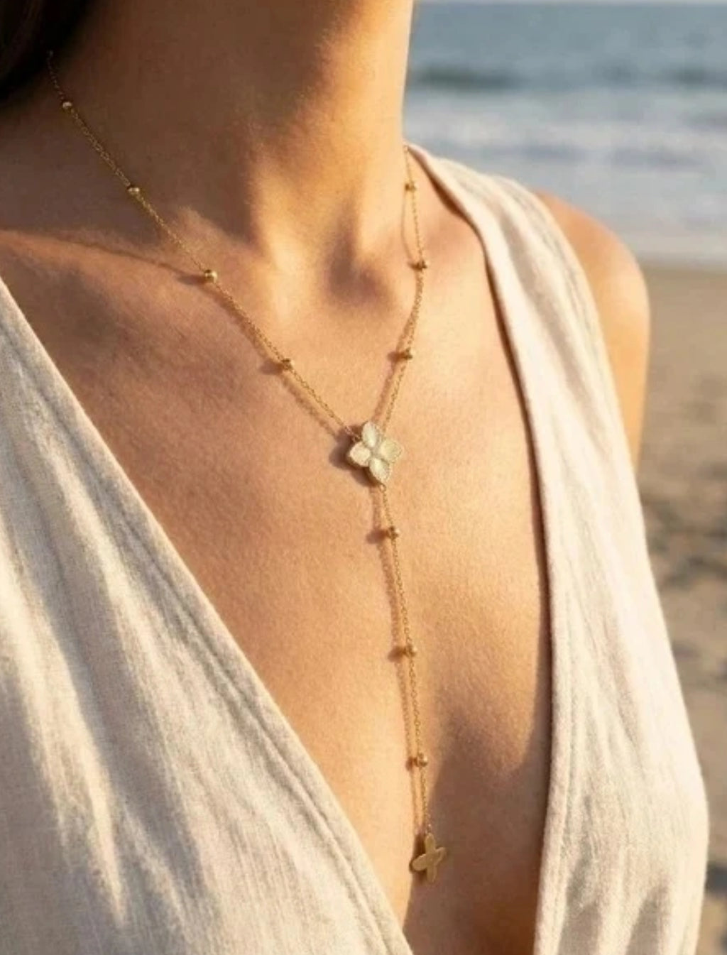 Collier ava
