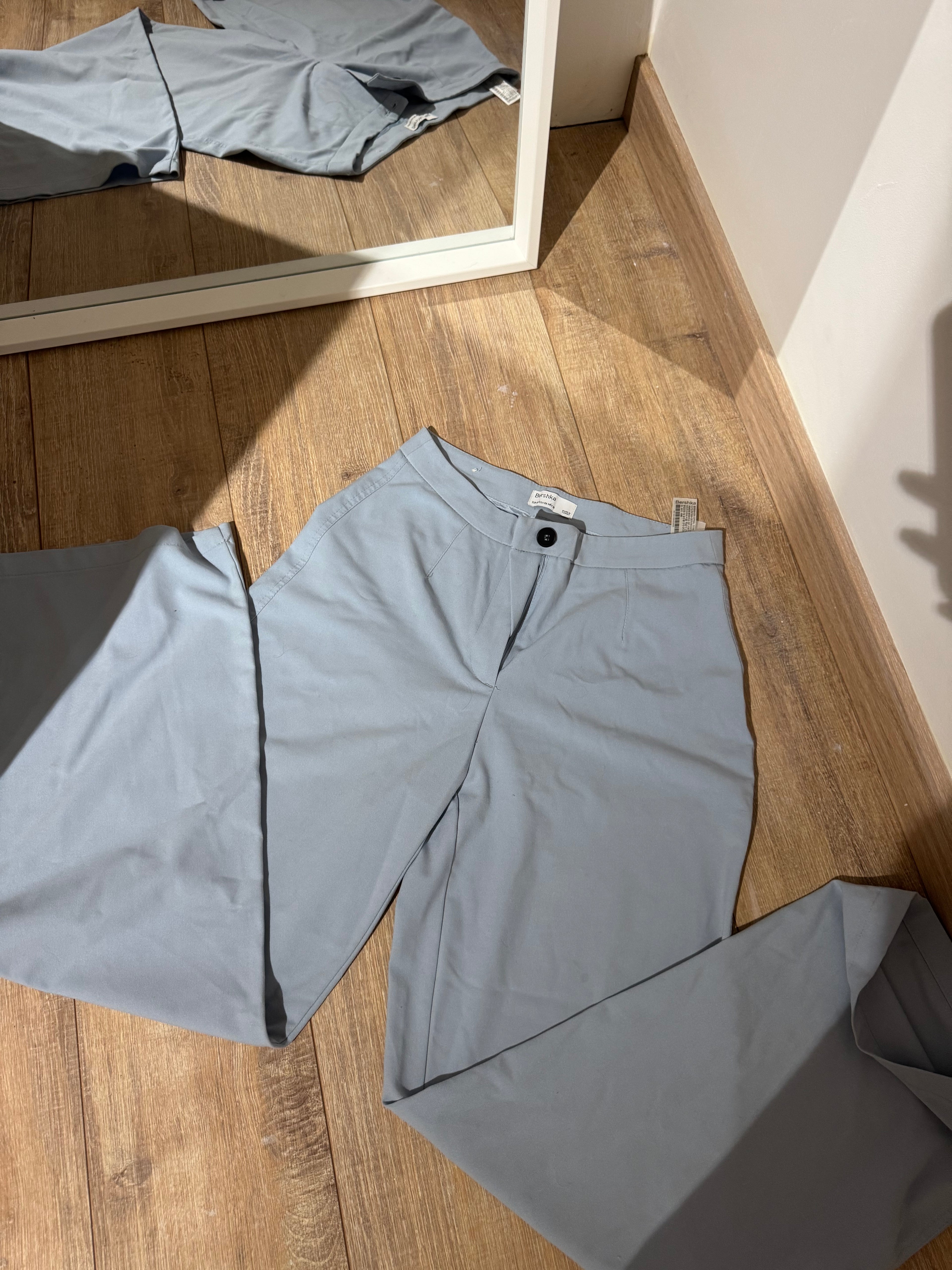 Pantalon tailleur bleu ciel