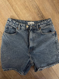 Short jeans