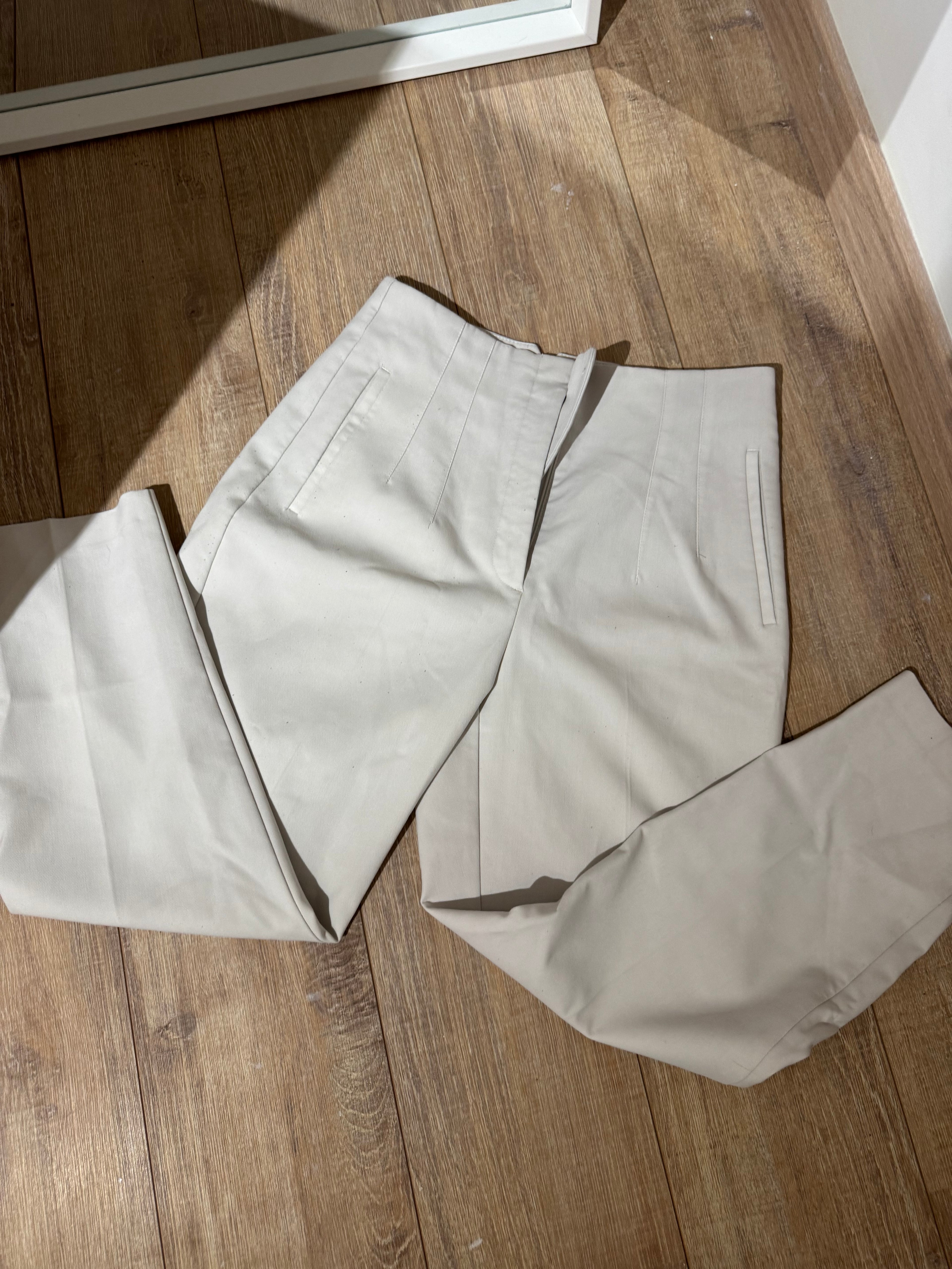 Pantalon tailleur blanc cintrée