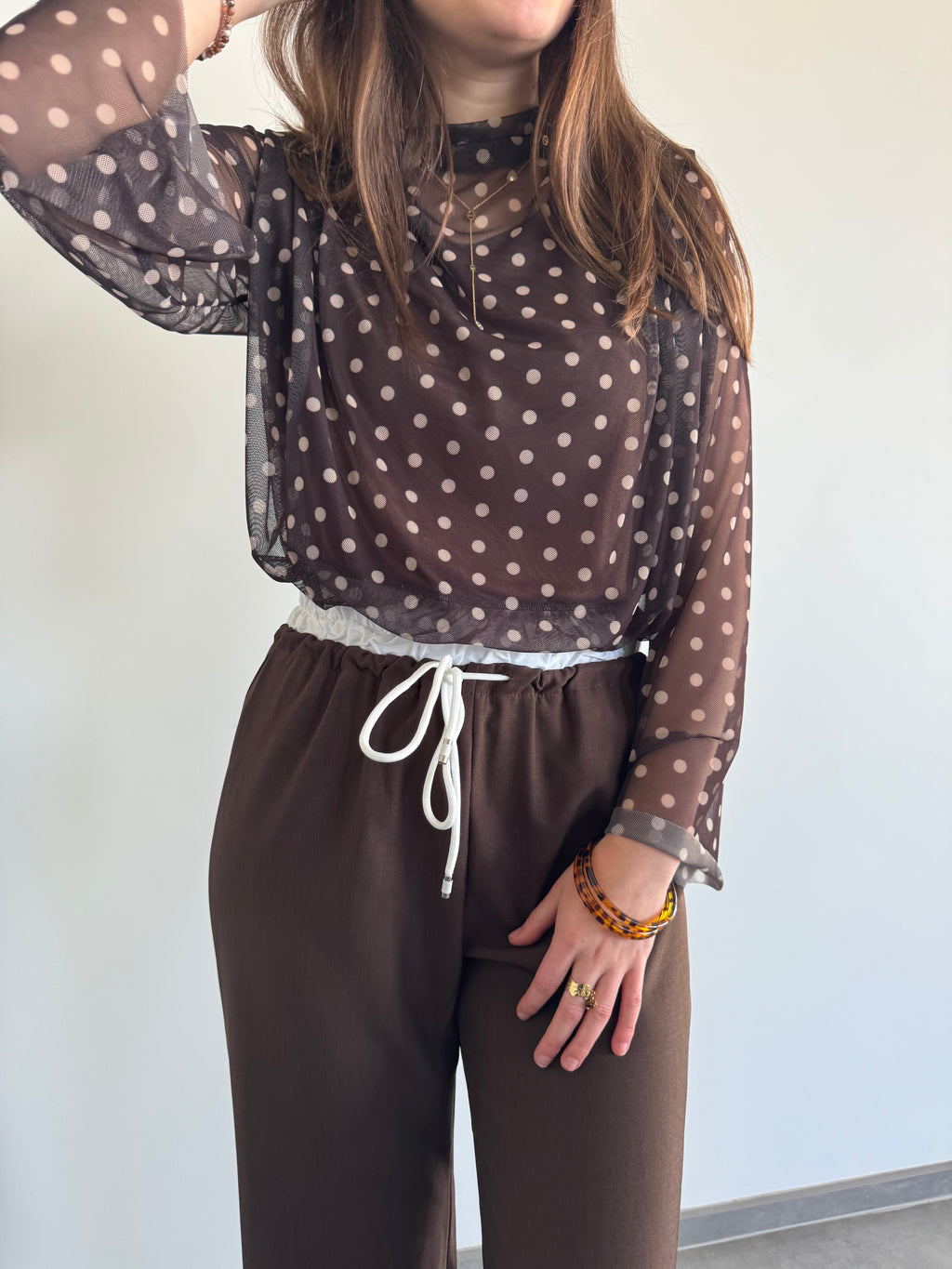 Haut à pois brun